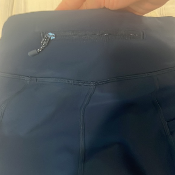 Lululemoon pants on dark blue size 0. - Picture 8 of 8